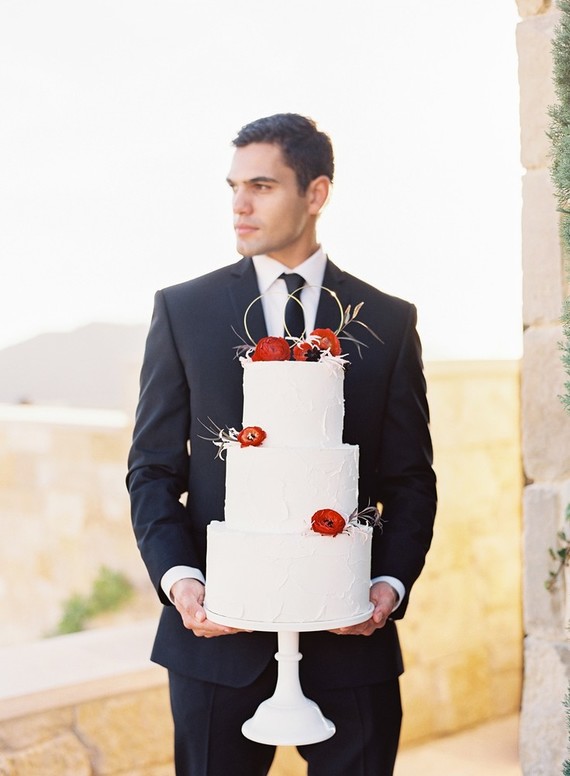 Elegant Valentine's Day wedding ideas at Malibu Rocky Oaks Estate