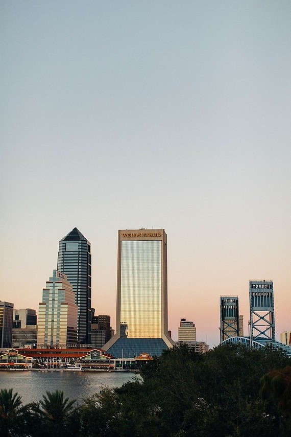 DIY warehouse wedding at Six Hundred King in Jacksonville