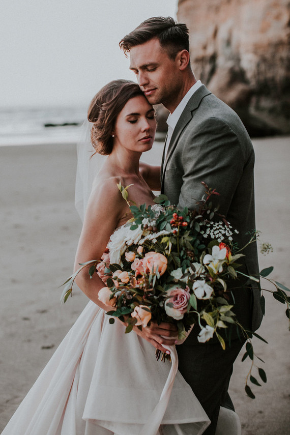Romantic Oregon coast anniversary shoot