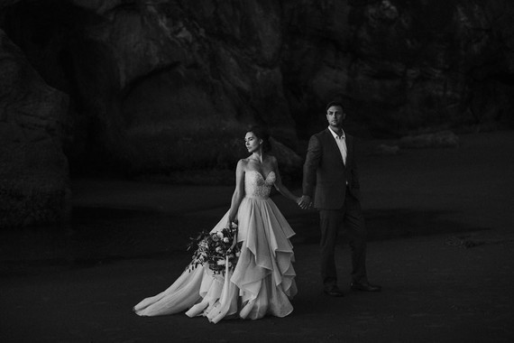 Romantic Oregon coast anniversary shoot