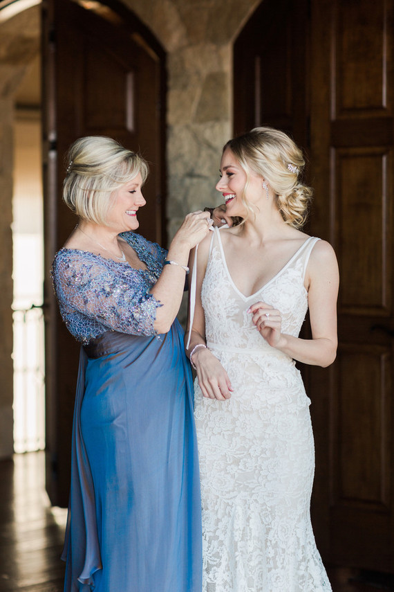 Romantic bright California wedding at Malibu Rocky Oaks