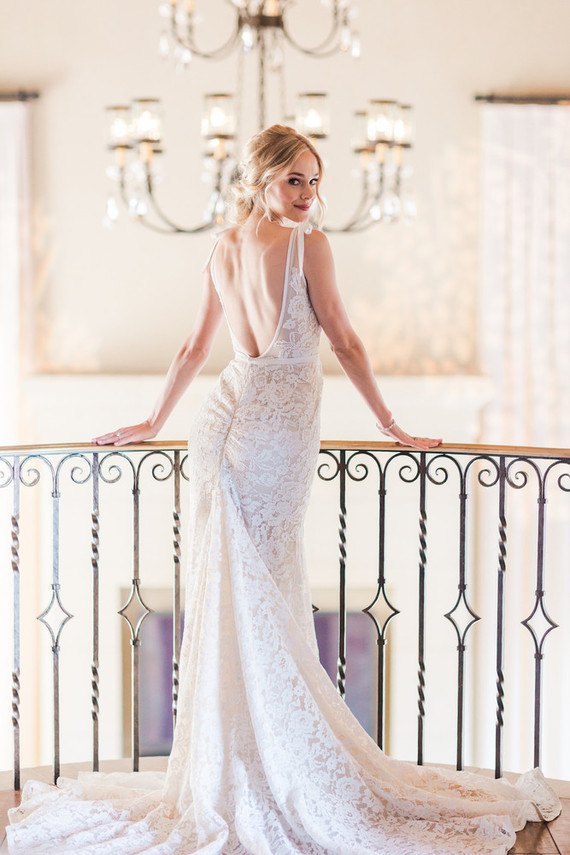 Romantic bright California wedding at Malibu Rocky Oaks