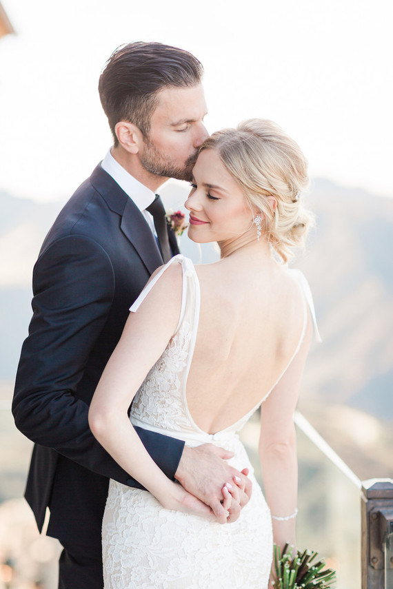 Romantic bright California wedding at Malibu Rocky Oaks Inspiration