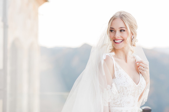 Romantic bright California wedding at Malibu Rocky Oaks