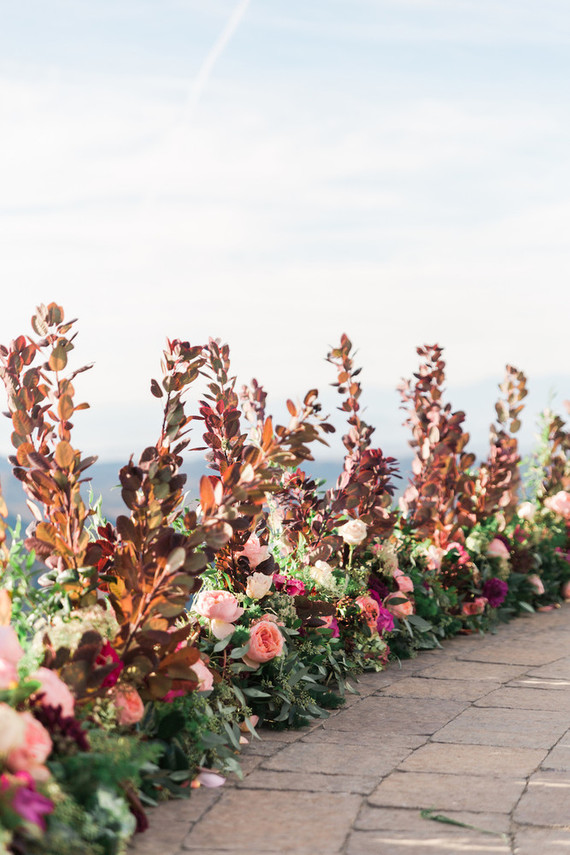 Romantic bright California wedding at Malibu Rocky Oaks Inspiration