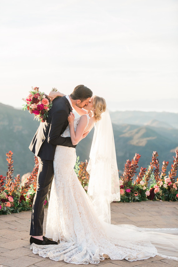 Romantic bright California wedding at Malibu Rocky Oaks Inspiration