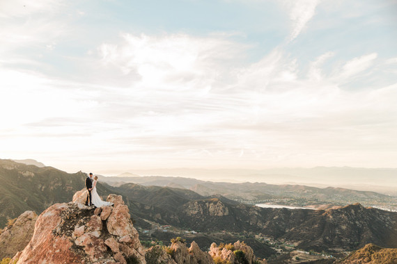 Romantic bright California wedding at Malibu Rocky Oaks