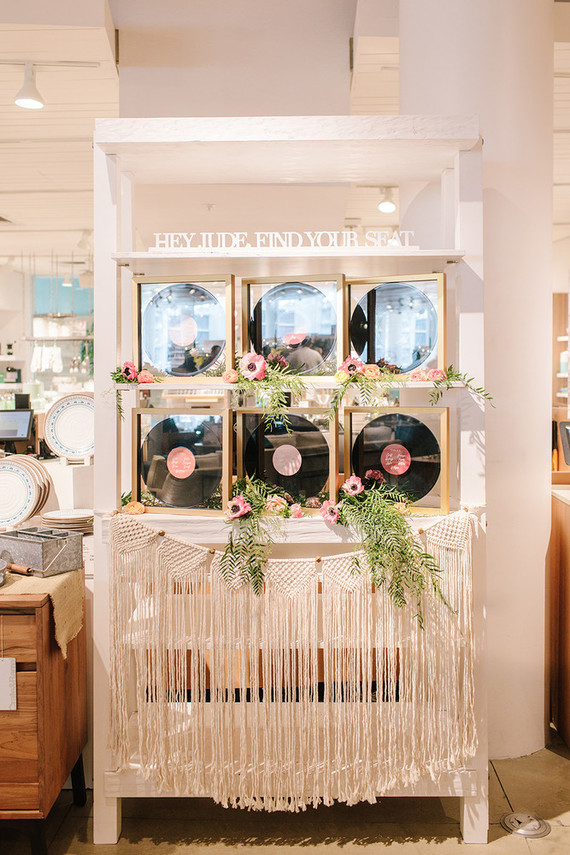 Record escort card station Inspiration