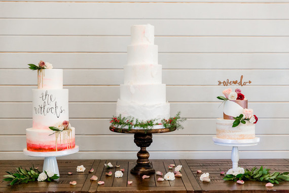 Wedding cake table