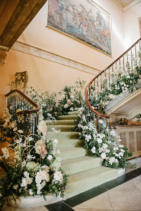 Elegant floral wedding at Sezincote in the Cotswolds