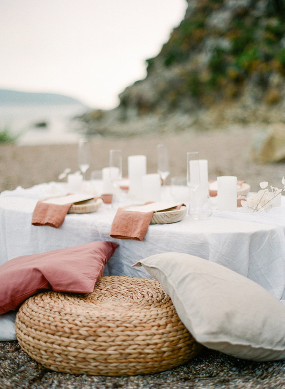 Rustic modern beach elopement ideas in Greece