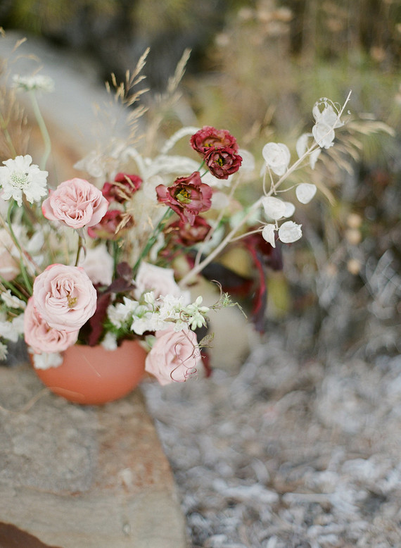 Rustic modern beach elopement ideas in Greece