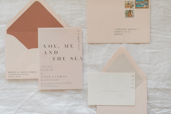 Rustic modern beach elopement ideas in Greece