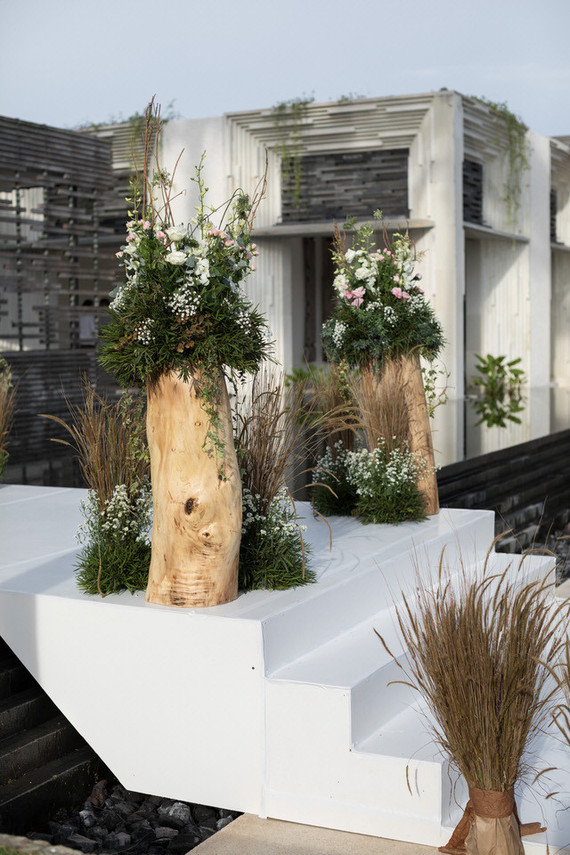 Elegant floral destination wedding in Bali