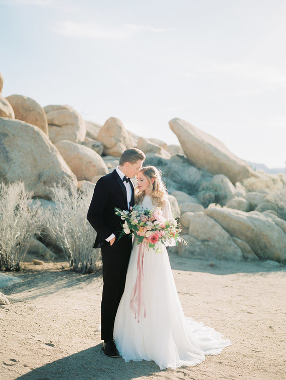 Elegant desert wedding in Joshua Tree Inspiration