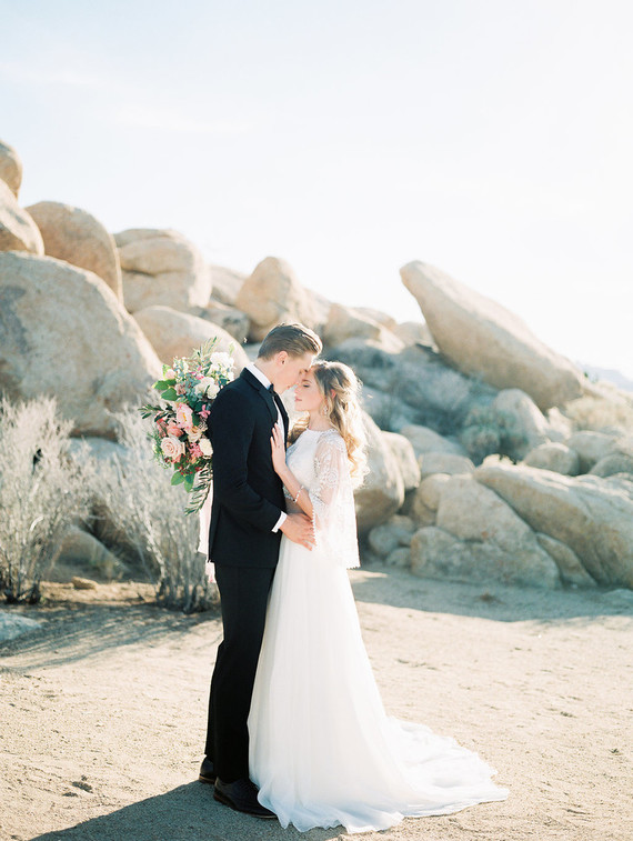 Elegant desert wedding in Joshua Tree Inspiration