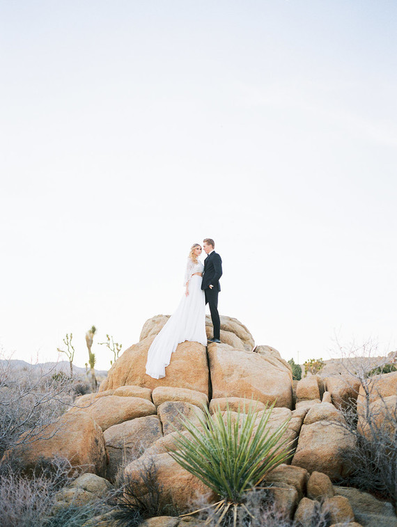 Elegant desert wedding in Joshua Tree Inspiration