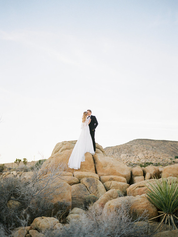 Elegant desert wedding in Joshua Tree Inspiration
