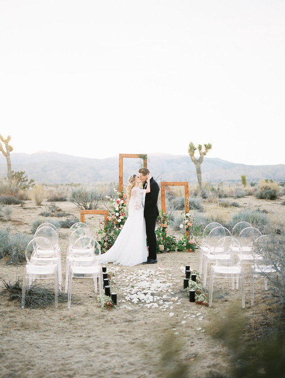 Elegant desert wedding in Joshua Tree Inspiration