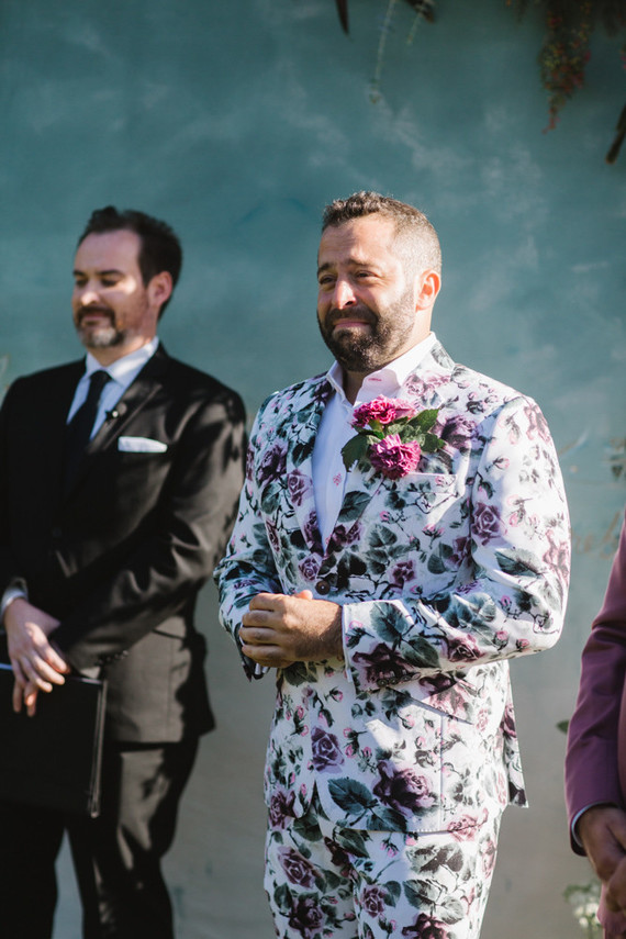 Stylish, whimsical, floral wedding at De Tierra Vineyards