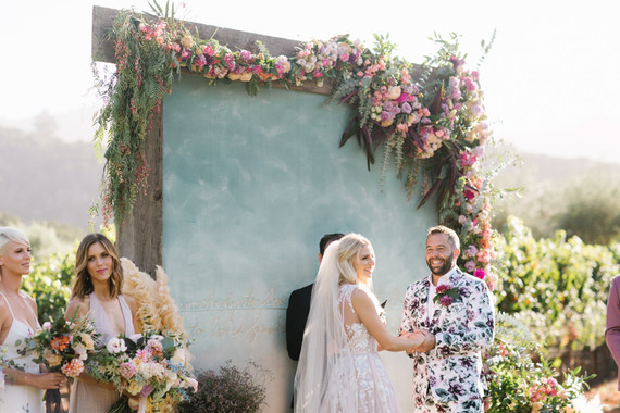 Stylish, whimsical, floral wedding at De Tierra Vineyards