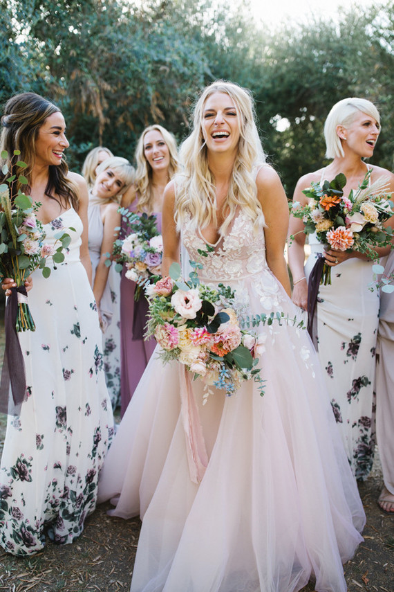 Stylish, whimsical, floral wedding at De Tierra Vineyards