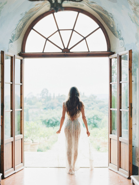 Romantic Tuscan boudoir session