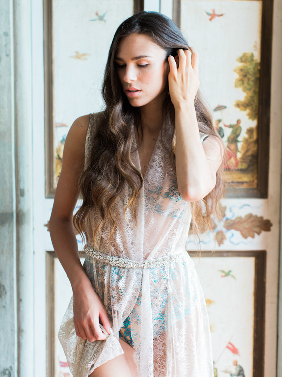 Romantic Tuscan boudoir session