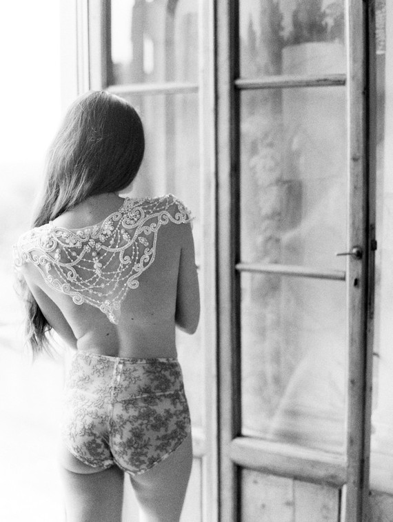 Romantic Tuscan boudoir session