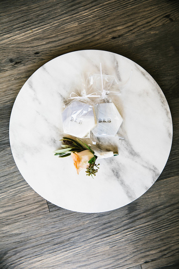 Marbled wedding favors