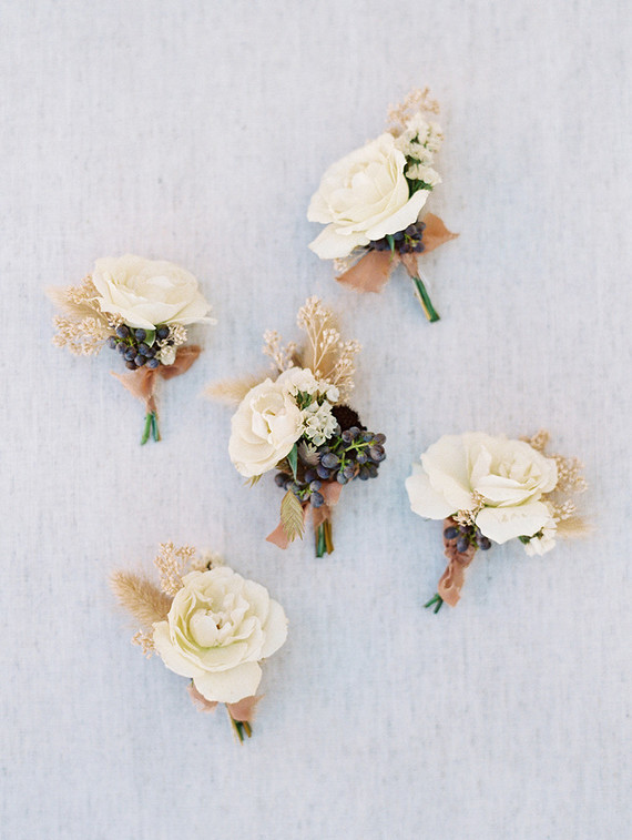 Romantic earth tone Palm Springs wedding by Amorology