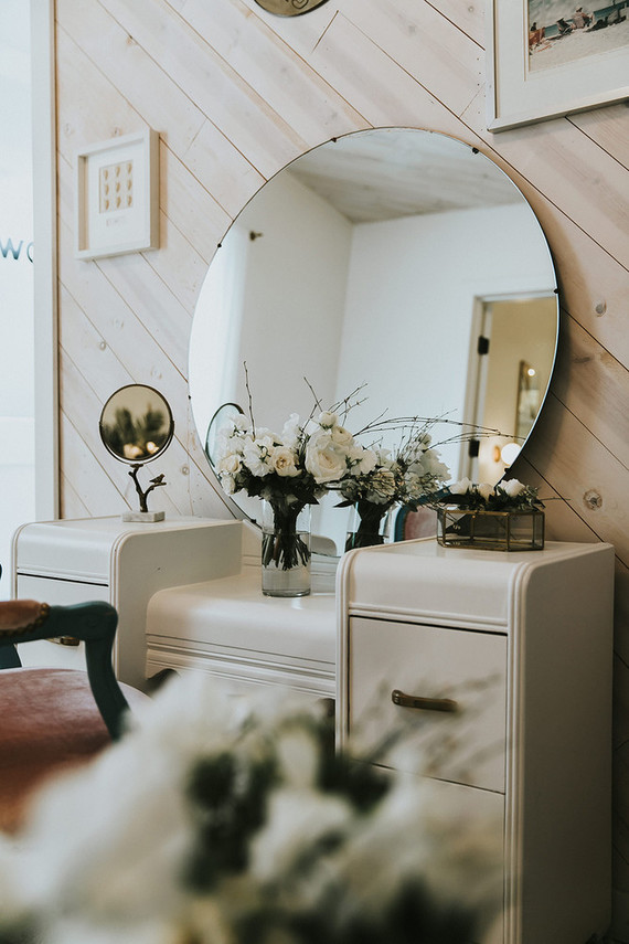 Moody minimalist spring wedding at The Ruby Street in Los Angeles Inspiration