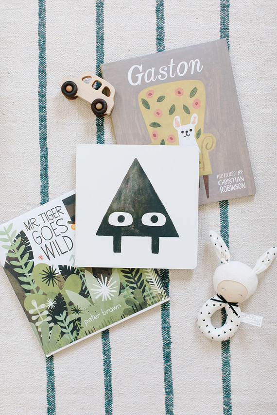 neutral nursery decor