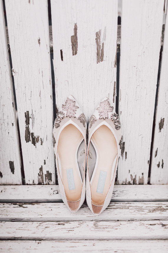 Elegant intimate Whidbey Island wedding at The Wayfarer