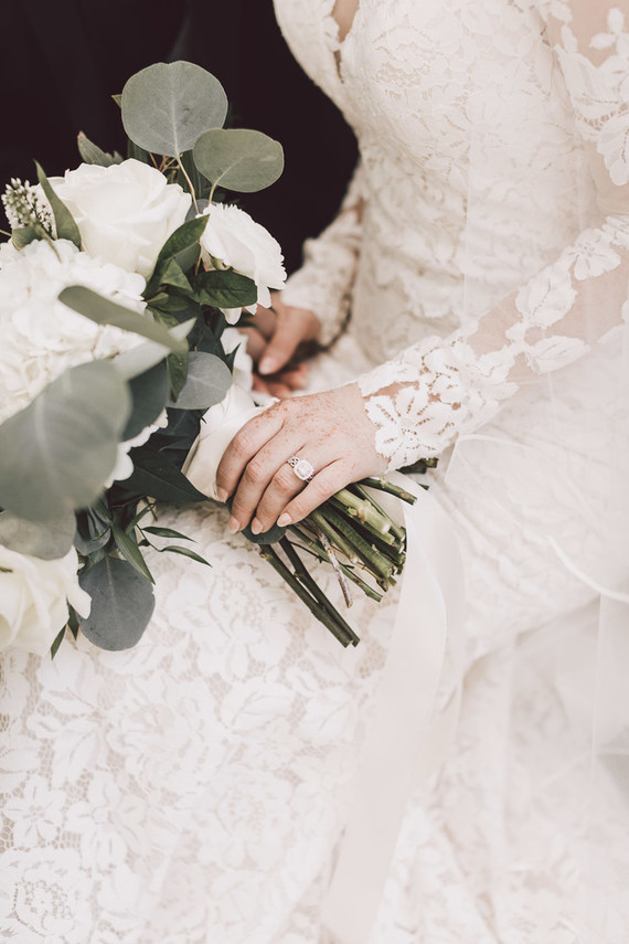 Elegant intimate Whidbey Island wedding at The Wayfarer