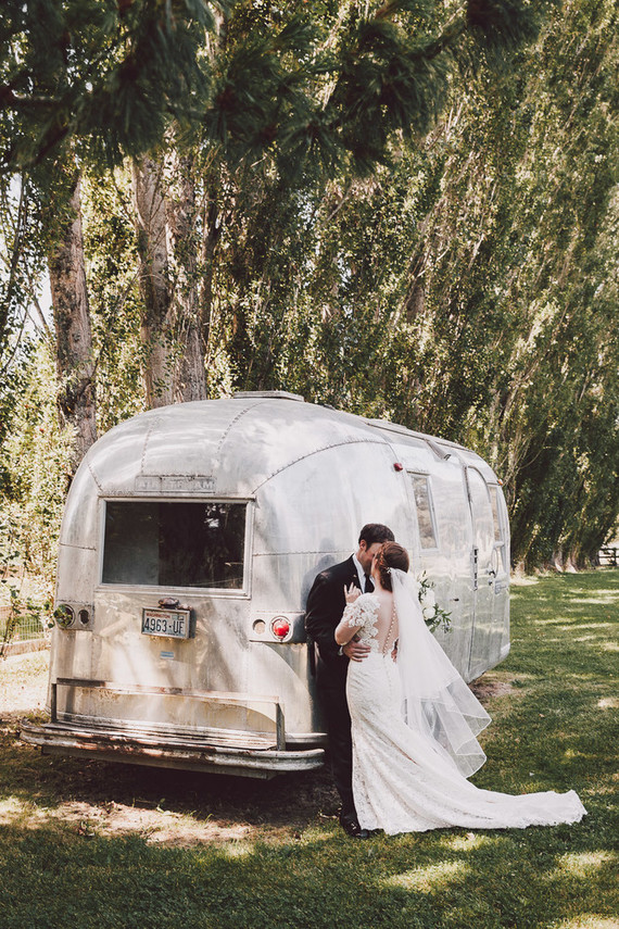 Elegant intimate Whidbey Island wedding at The Wayfarer