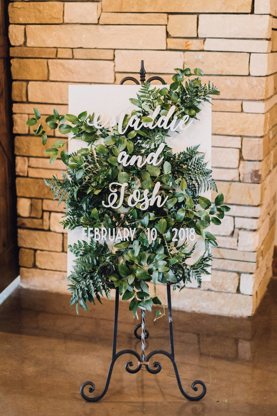 Jewel tone winter wedding at Canyonwood Ridge in Austin