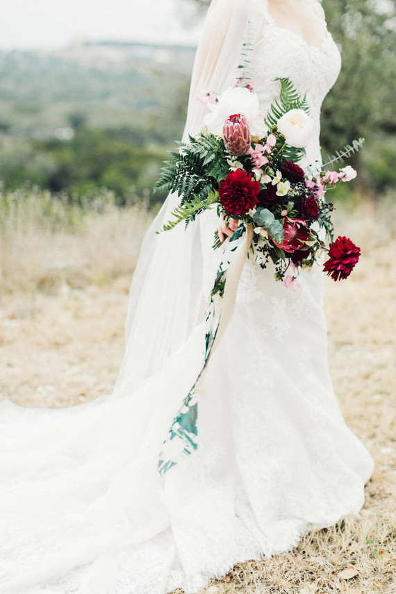 Jewel tone winter wedding at Canyonwood Ridge in Austin