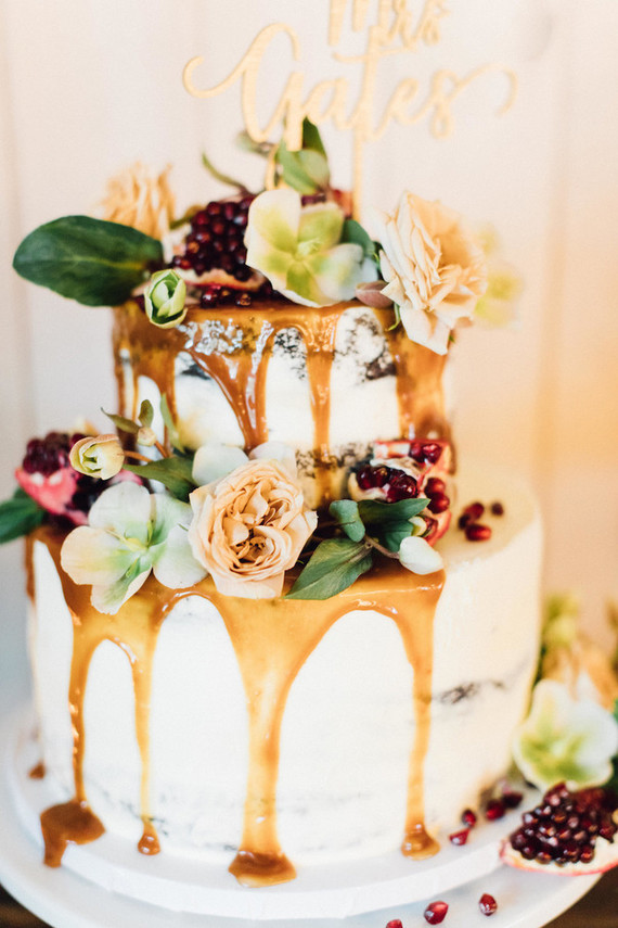 Jewel tone winter wedding at Canyonwood Ridge in Austin