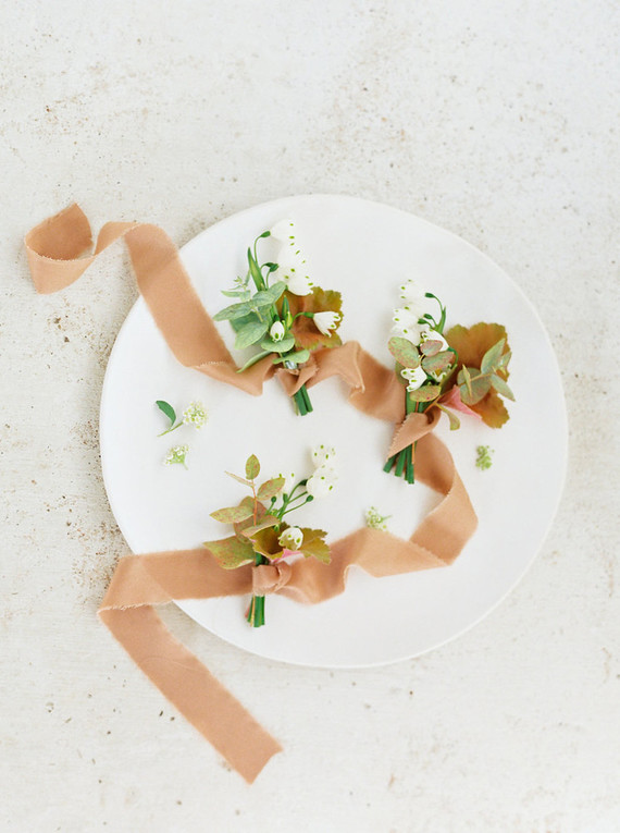 Peachy natural Austin summer wedding ideas at Garden Grove