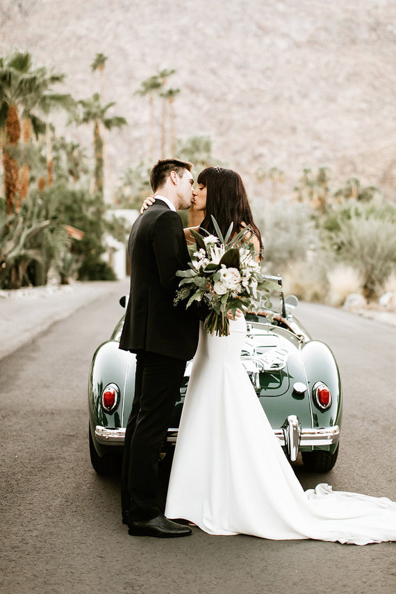 Classic modern Palm Springs wedding at the Avalon