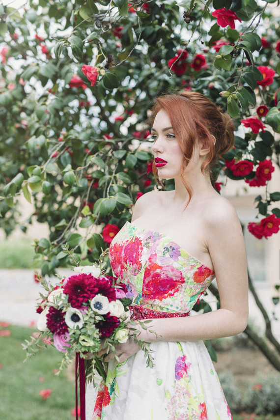 Fuchsia floral wedding inspiration in Tuscany