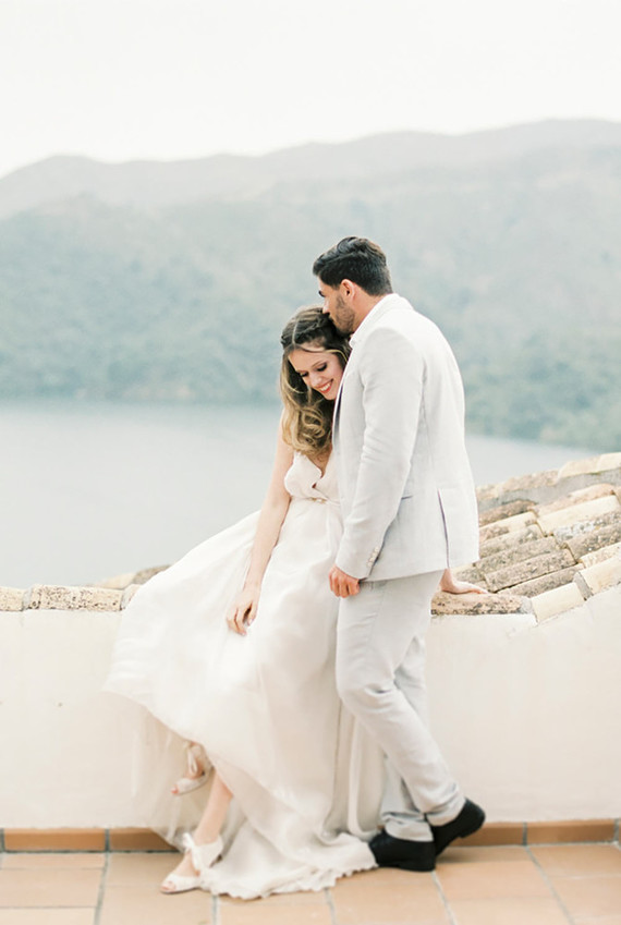 Romantic wedding portraits in Spain