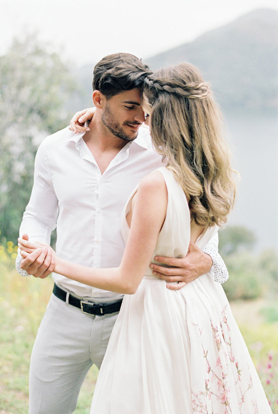 Romantic wedding portraits in Spain