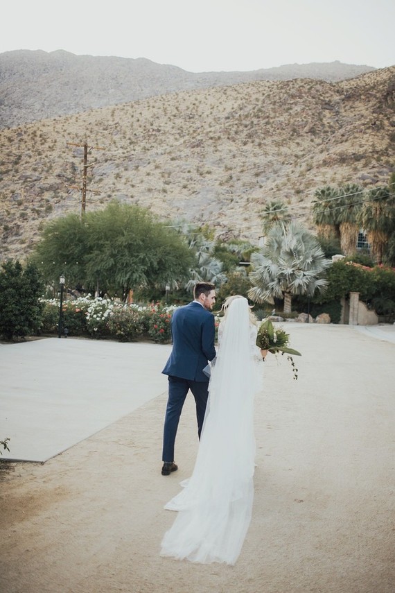 Tropical earth tone Palm Springs wedding at Colony 29