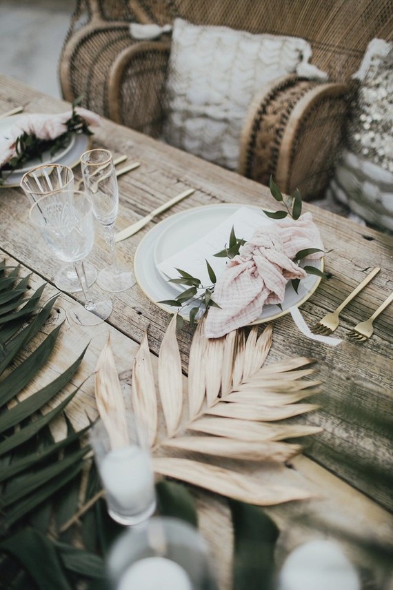 Tropical earth tone Palm Springs wedding at Colony 29