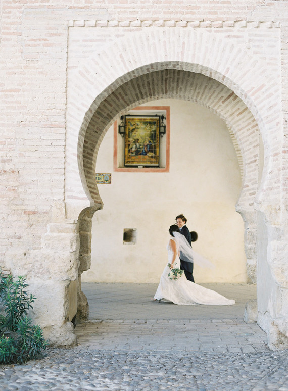 Romantic summer destination wedding in the Spanish countryside