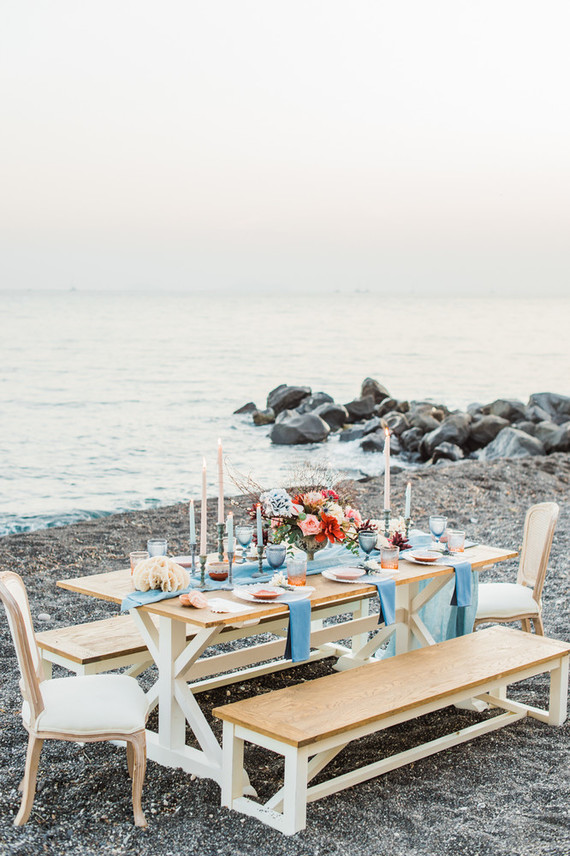 Vibrant beachy wedding editorial in Santorini