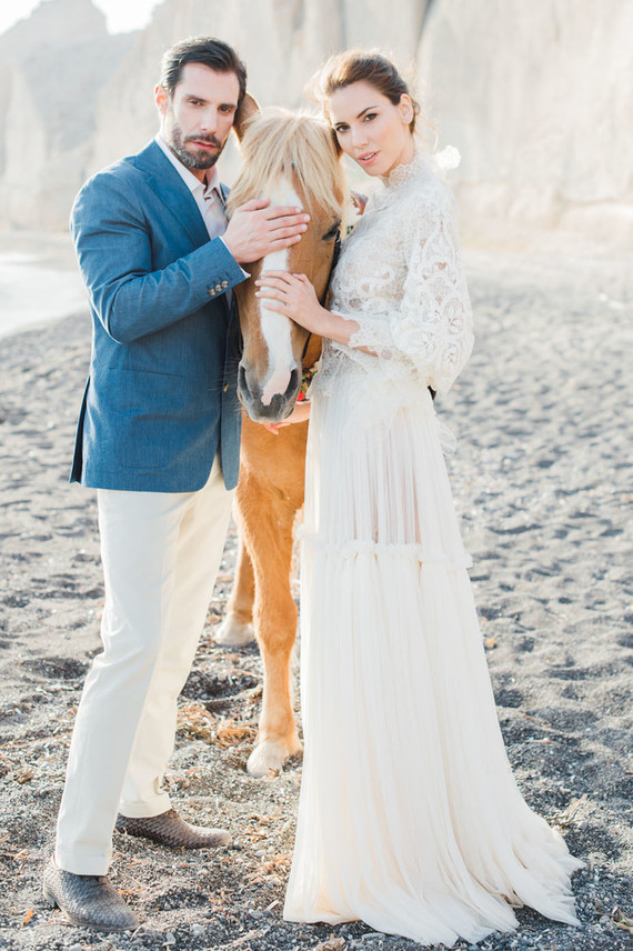 Vibrant beachy wedding editorial in Santorini