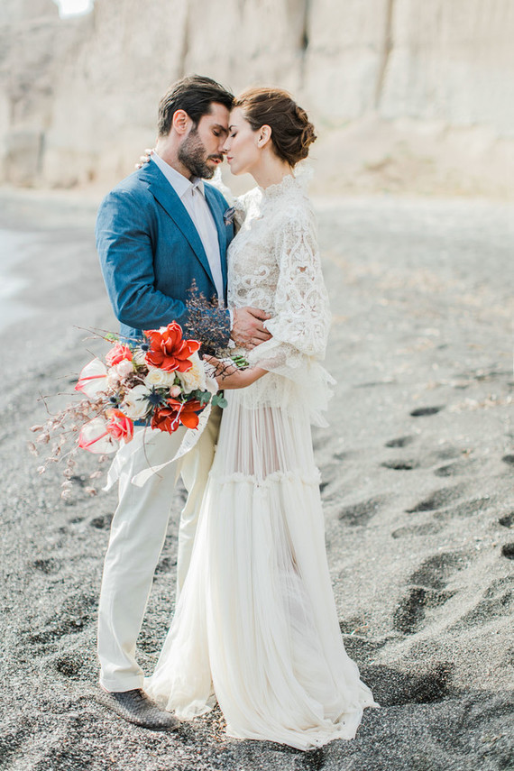 Vibrant beachy wedding editorial in Santorini